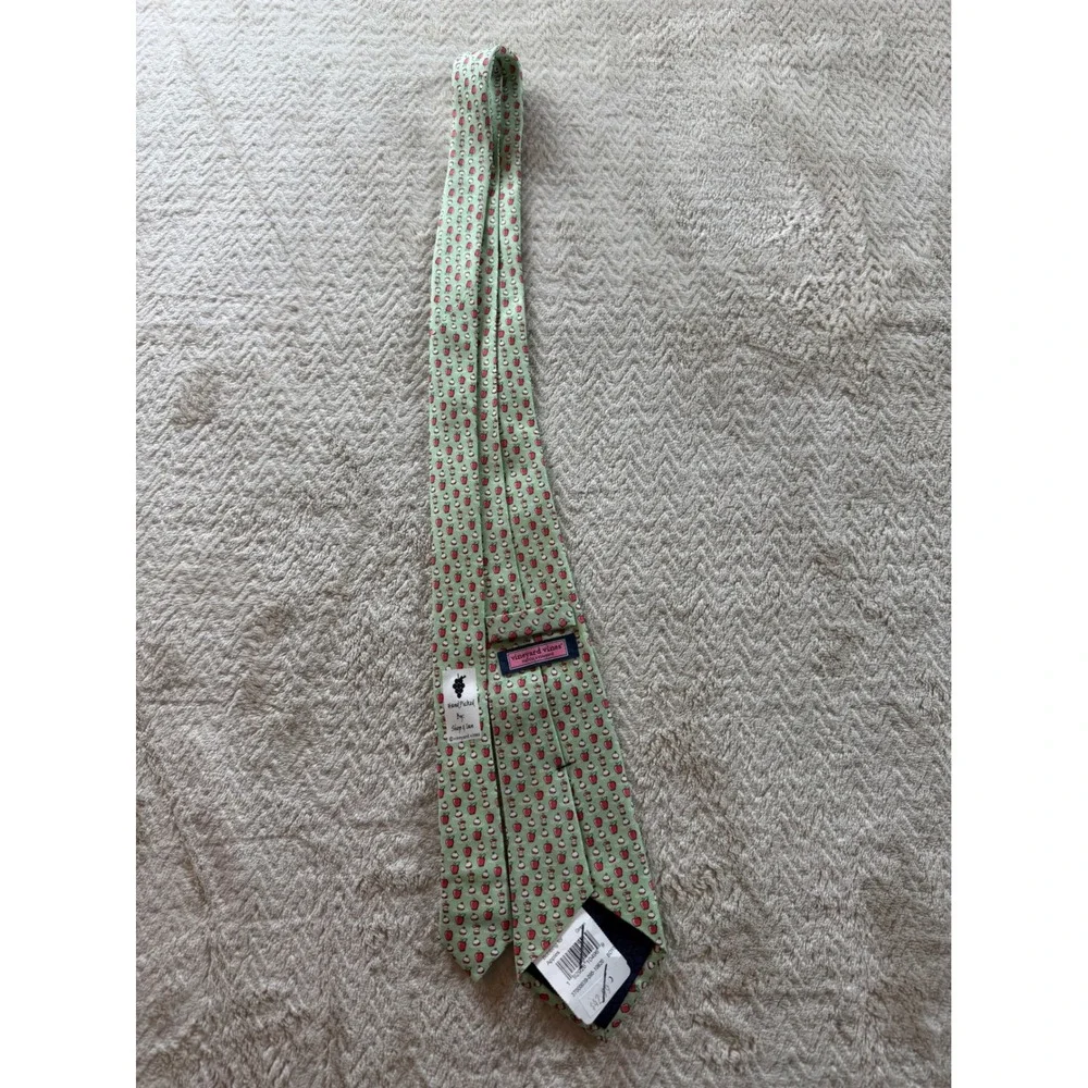 Vineyard Vines Boys Silk Tie Green Bobbing for Apples Pattern Necktie 48 Inch